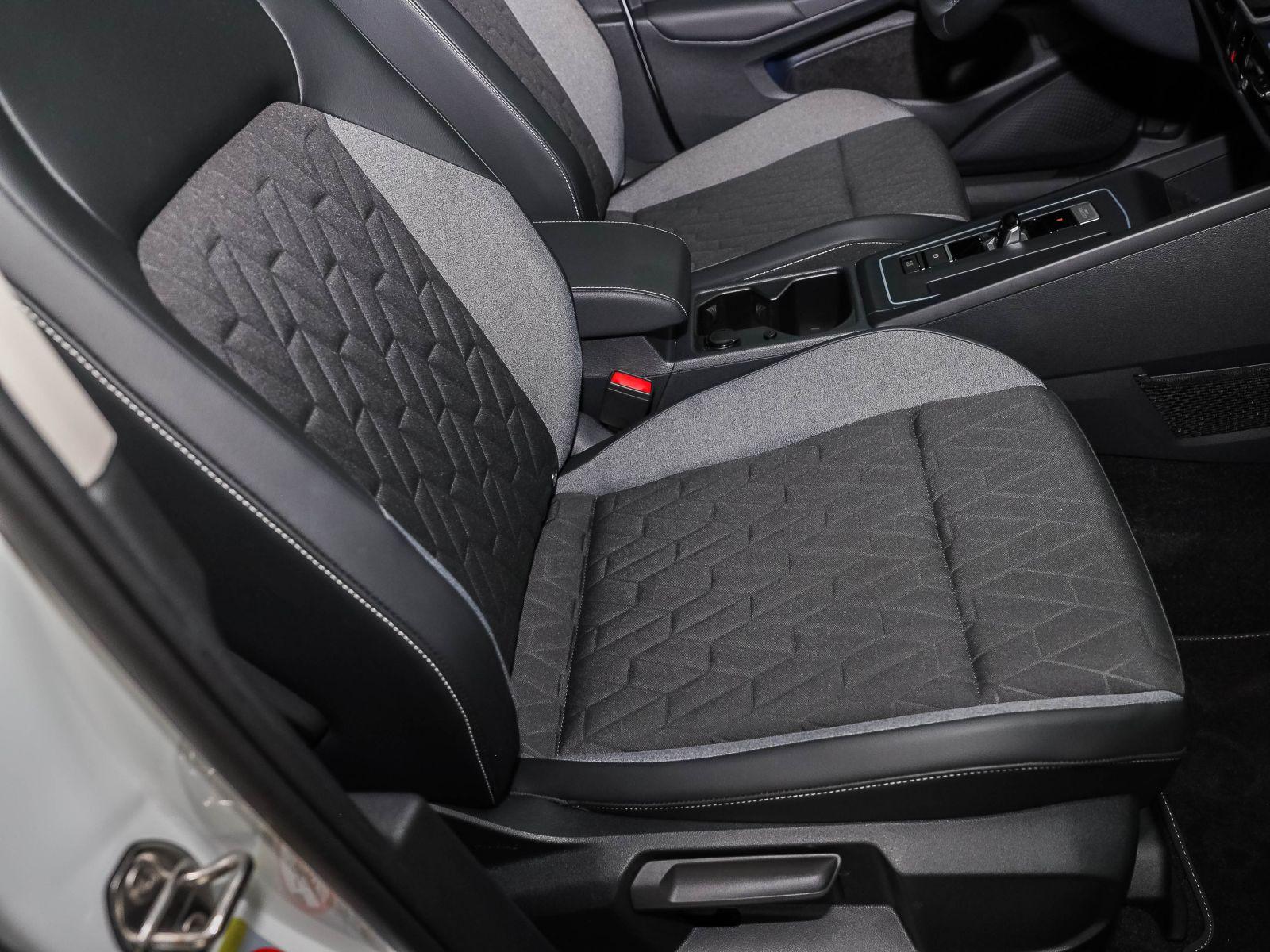 Volkswagen Golf VIII 1.5 eTSI DSG ENERGY, Navi, LED, Rückfa, миниатюра 24