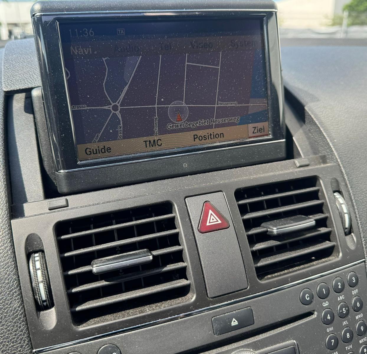 Mercedes-Benz C250 2010 — photo 11