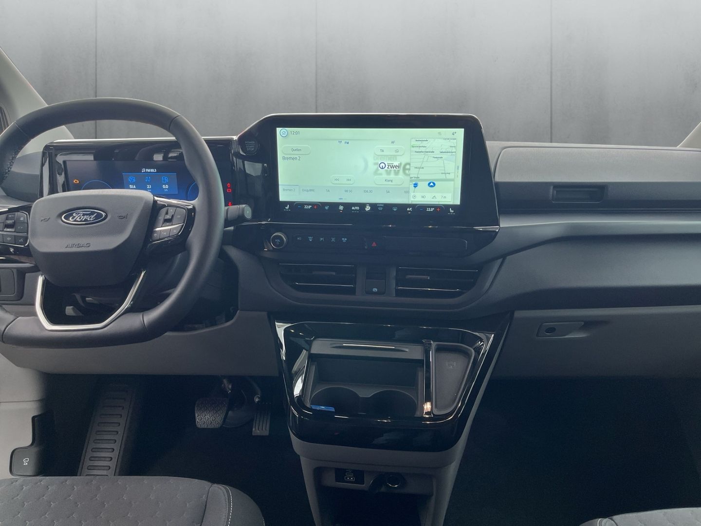 Fahrzeugabbildung Ford Tourneo Custom L1 Titanium mit AHK, 360Kamera un