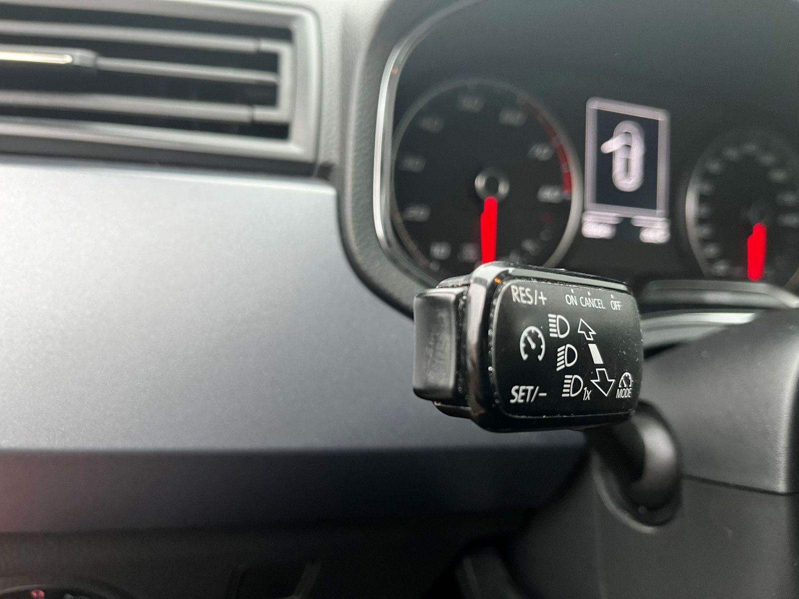 Fahrzeugabbildung SEAT Arona Style 70 KW LED 17" PDC SHZ BT USB