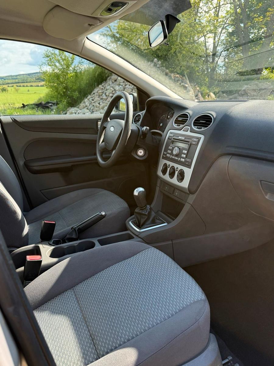 Ford Focus 2006 — photo 7