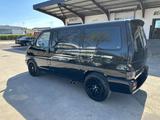 Volkswagen T4 ALL BLACK / RESTAURIERT - Volkswagen T4: Schwarz