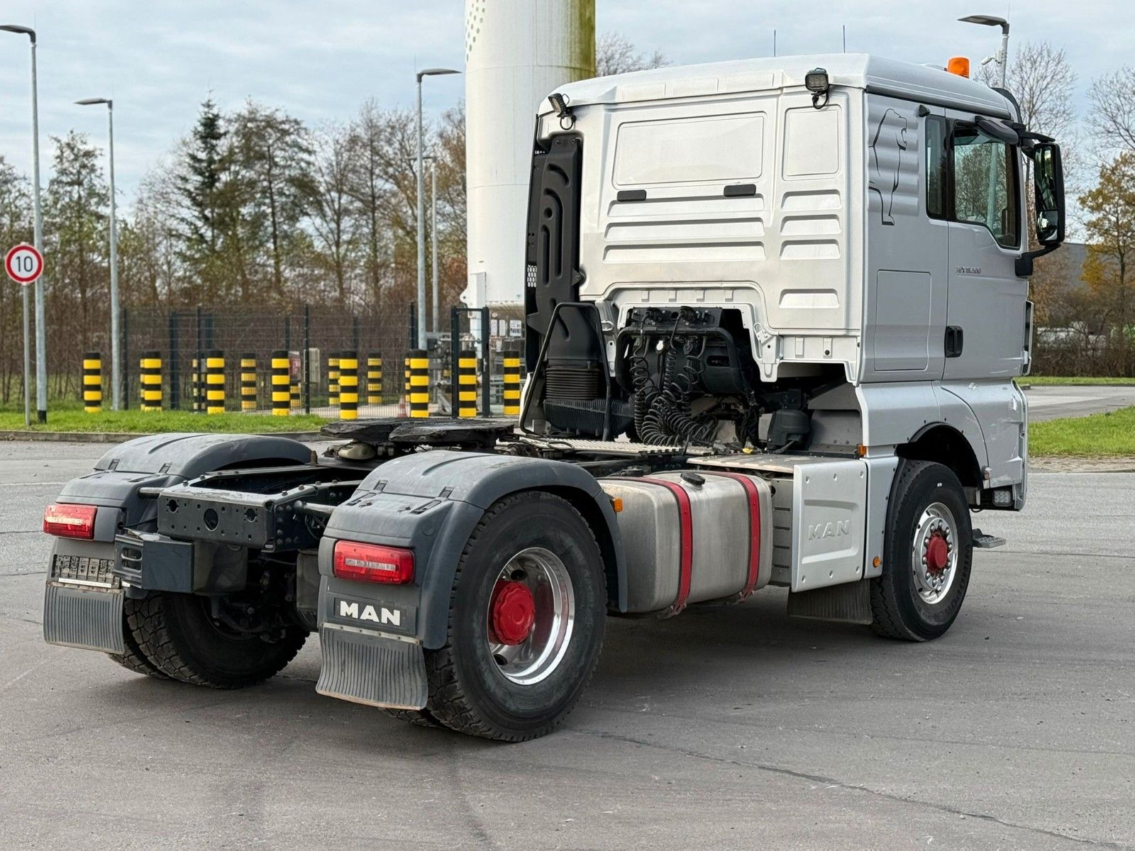 Fahrzeugabbildung MAN TGX 18.500 4x4H BLS mit 2 Kreis Hydraulik