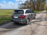 Mercedes-Benz B250 PANO NAVI LEDER LED KAMERA - Mercedes-Benz B 250 Gebrauchtwagen