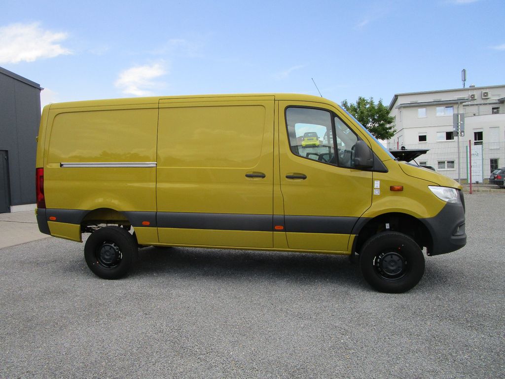 Image of Mercedes-Benz Sprinter