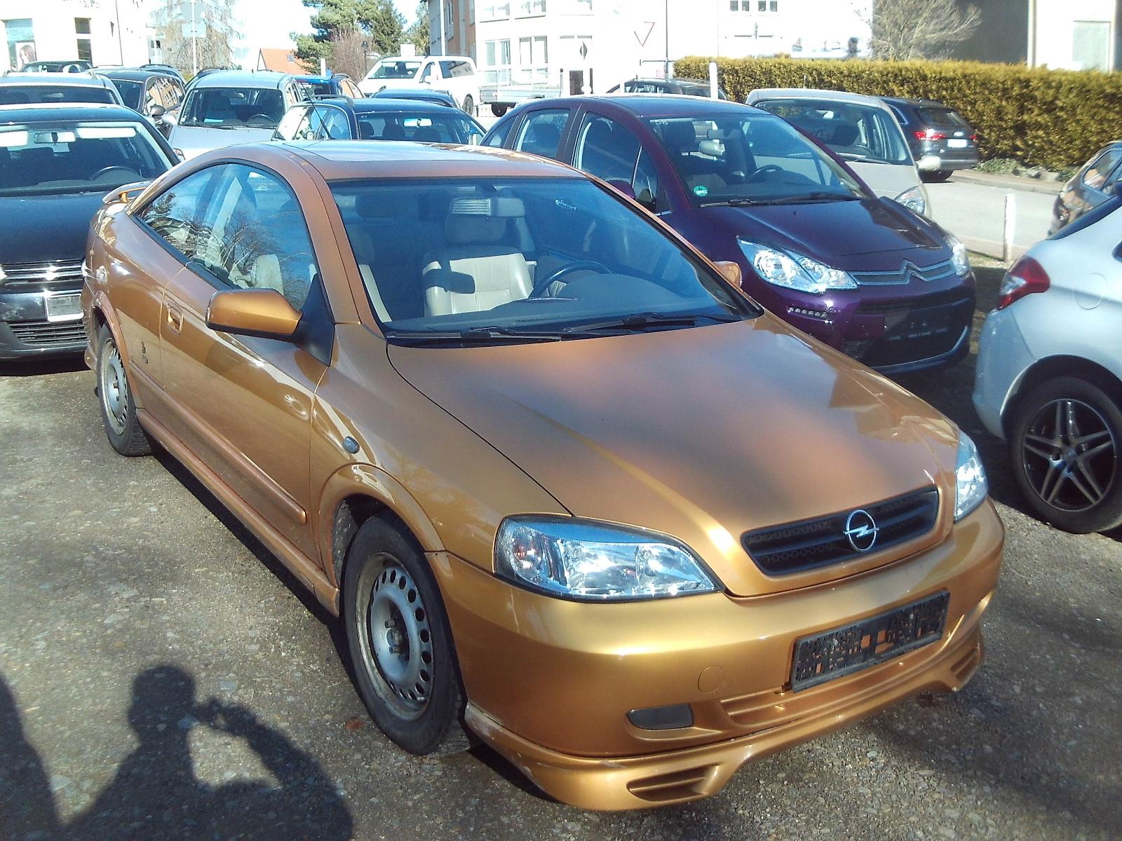 Opel Astra Coupé 2.2 16V Classic Line