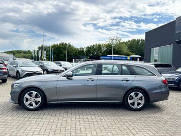 Mercedes E 220 - 11