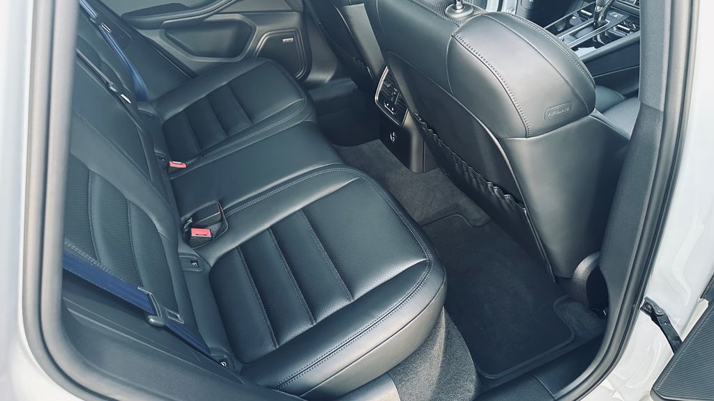 PORSCHE Macan 2024