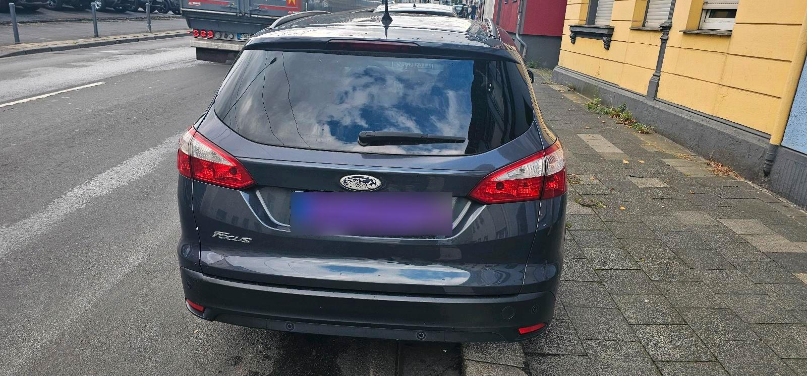 Ford Focus 2011 — photo 5