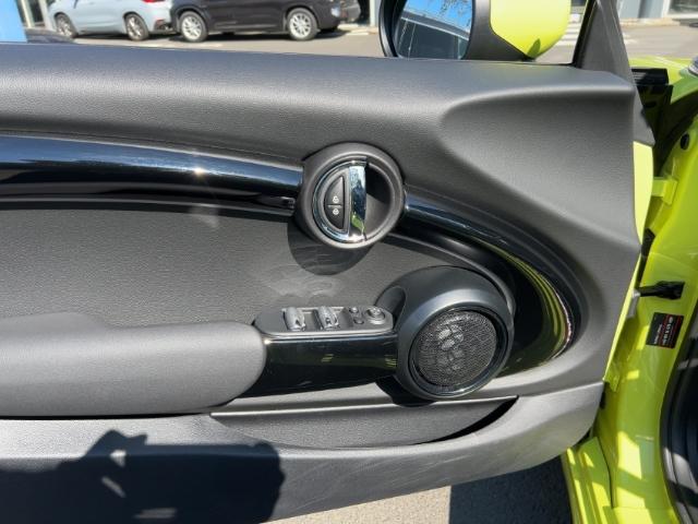 MINI Cooper S Cabrio JCW HiFi HUD Navi PDC v+h Kamera