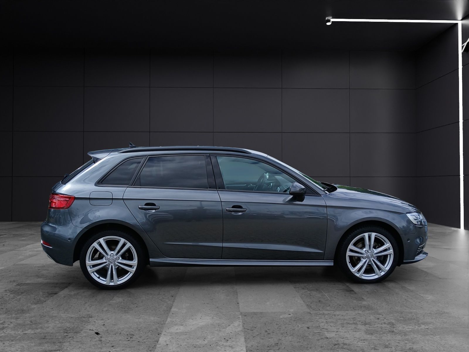 Fahrzeugabbildung Audi A3 Sportback 40 e-tron sport Matrix Navi ACC RFK