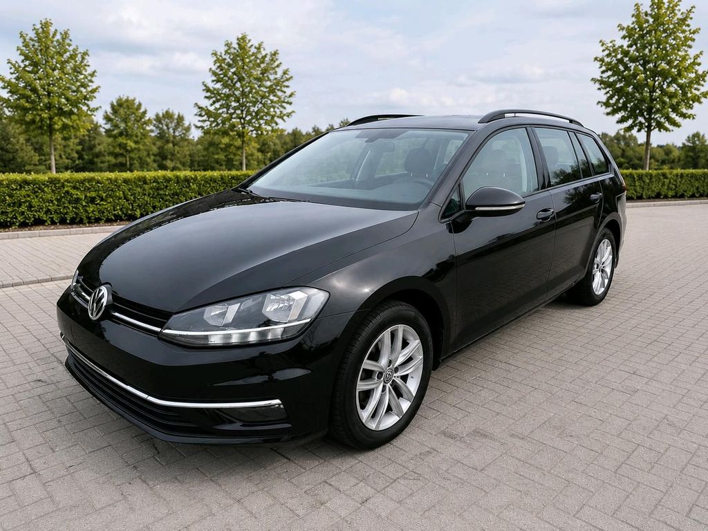 Image of Volkswagen Golf