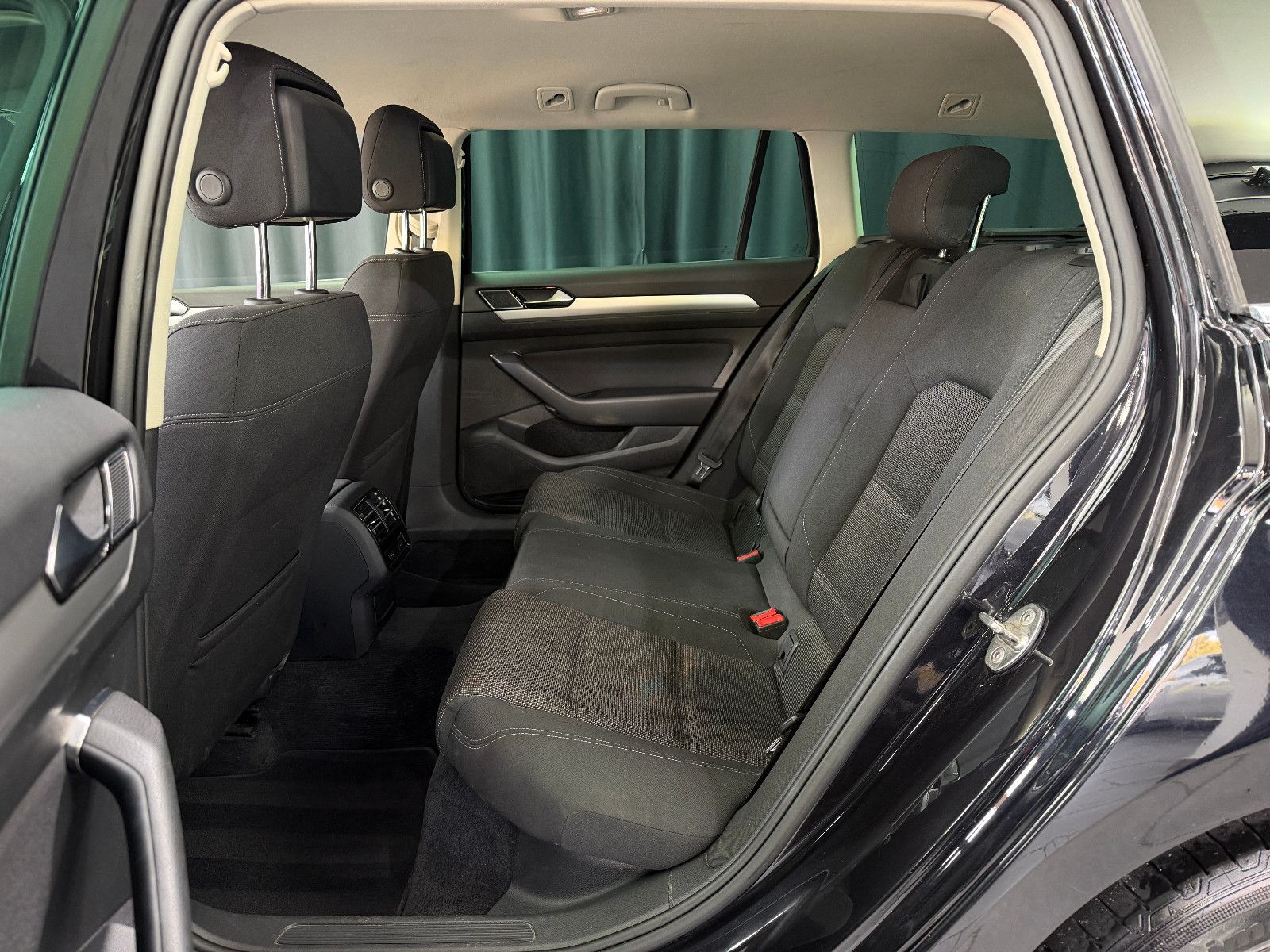 Fahrzeugabbildung Volkswagen Passat Variant Comfortline|NAVI|PDC|2-HD