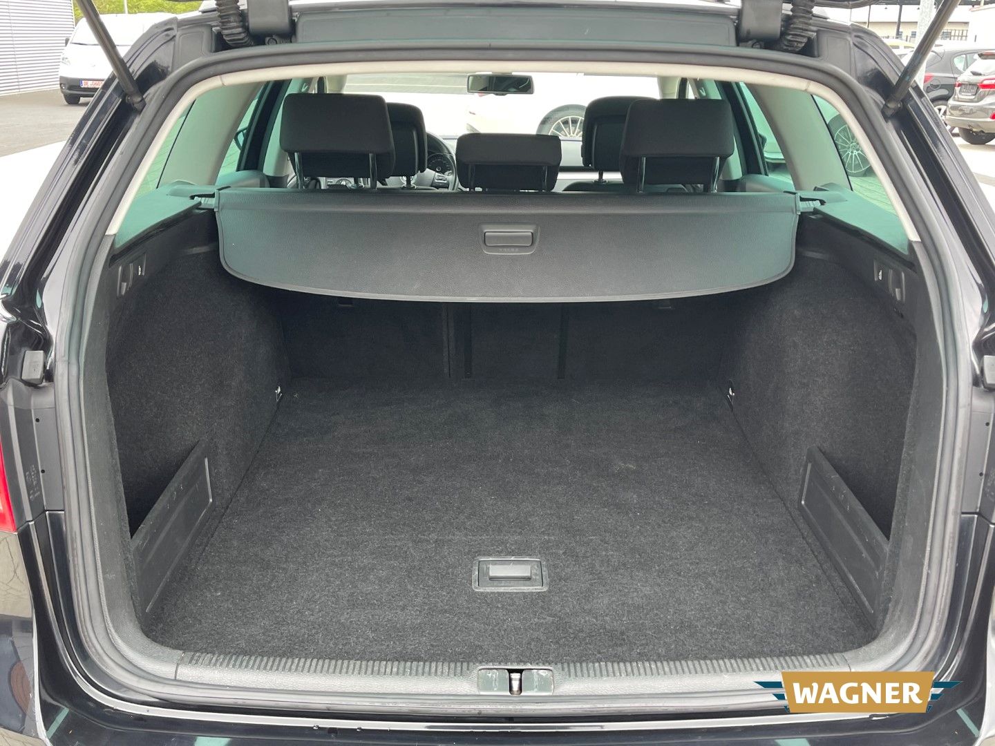 Fahrzeugabbildung Volkswagen Passat Variant Comfortline BlueMotion 1.4 TSI BM