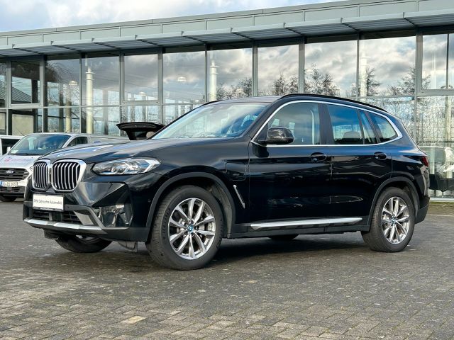 BMW X3 xDrive 30 e / AHK schwenkb. / Laserlicht