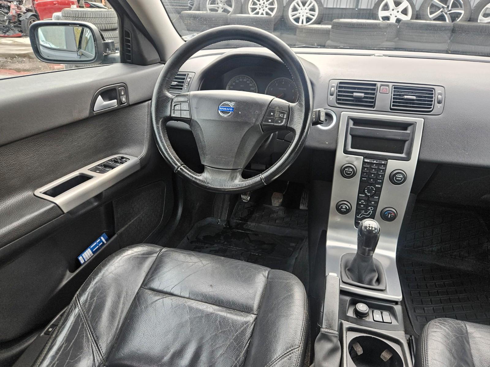 Volvo V50 2004 — photo 8