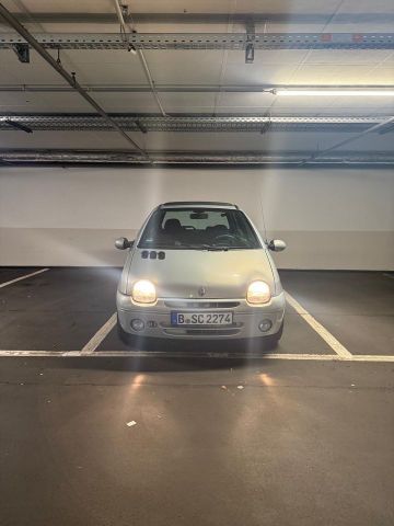 Renault twingo fahrtüchtig aber brauch dri...