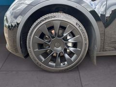 Fahrzeugabbildung Tesla Model Y Long Range Dual AWD
