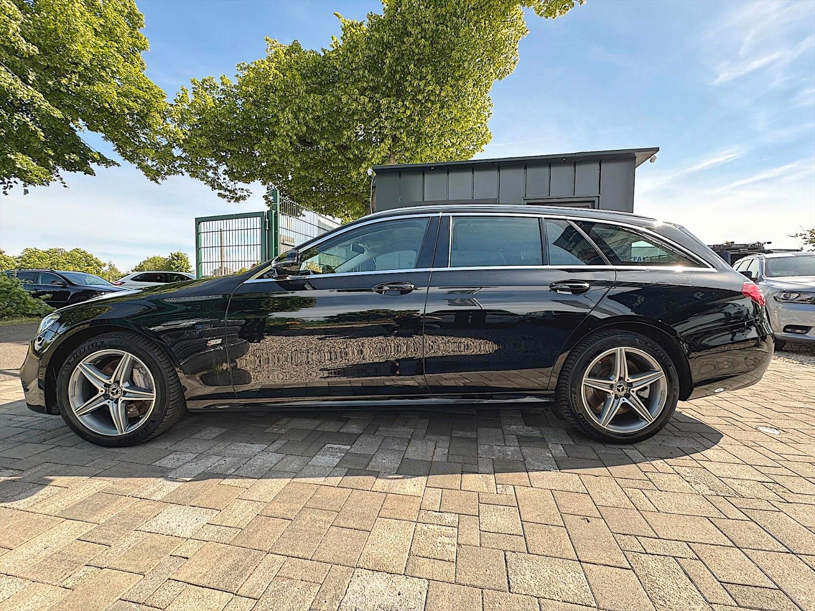 Fahrzeugabbildung Mercedes-Benz E 300 de AMG Line Business *Widescreen*LED*