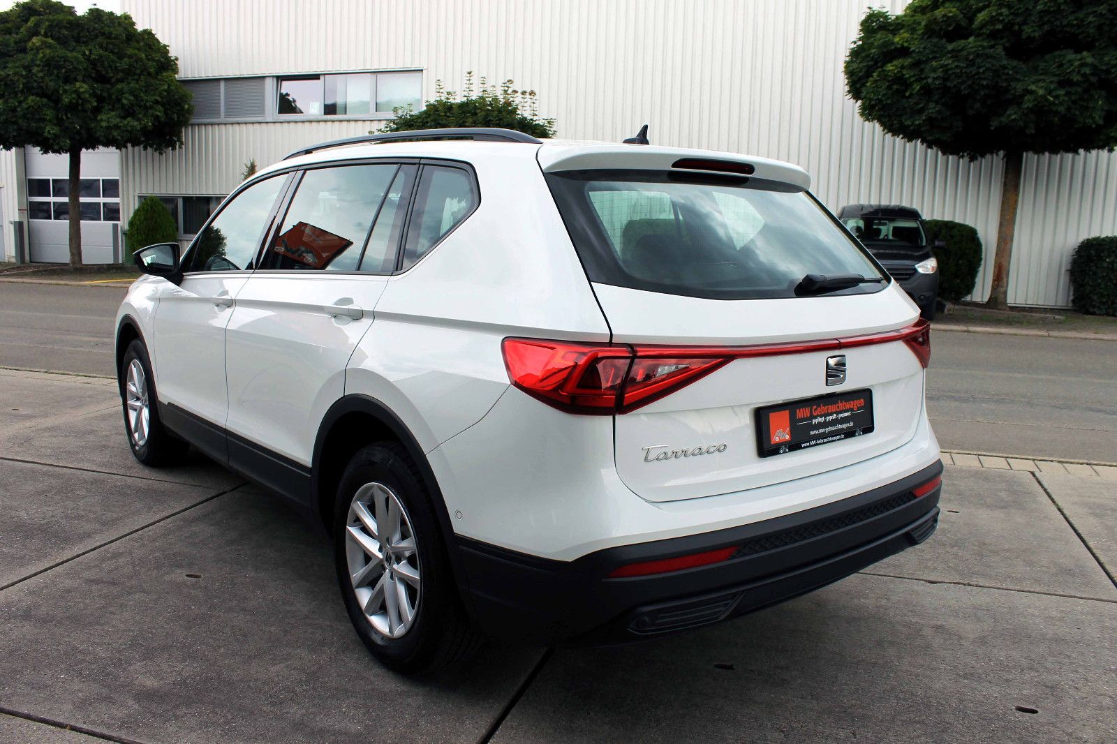 Fahrzeugabbildung SEAT Tarraco Style 2.0TDI DSG LED AHK ACC KAM PANO BT