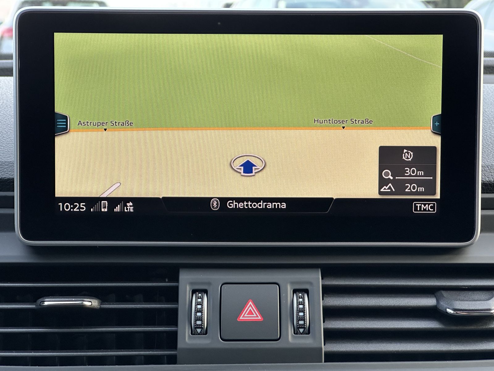 Fahrzeugabbildung Audi Q5 50 TFSI e Qu S-Line Black NAV+LED+20ZO+HEADUP