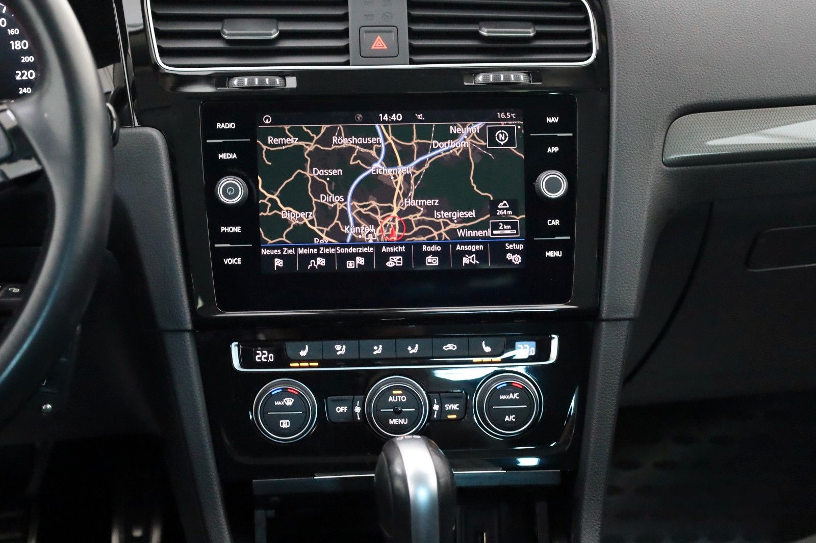 Fahrzeugabbildung Volkswagen Golf VII Lim. IQ.DRIVE Navi,LED,ACC,SH,PDC,SR+WR