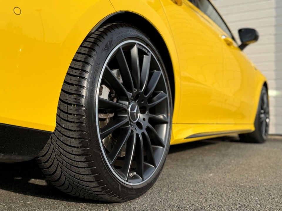 Fahrzeugabbildung Mercedes-Benz CLA 35 AMG 4Matic Burmester Allwetterreifen