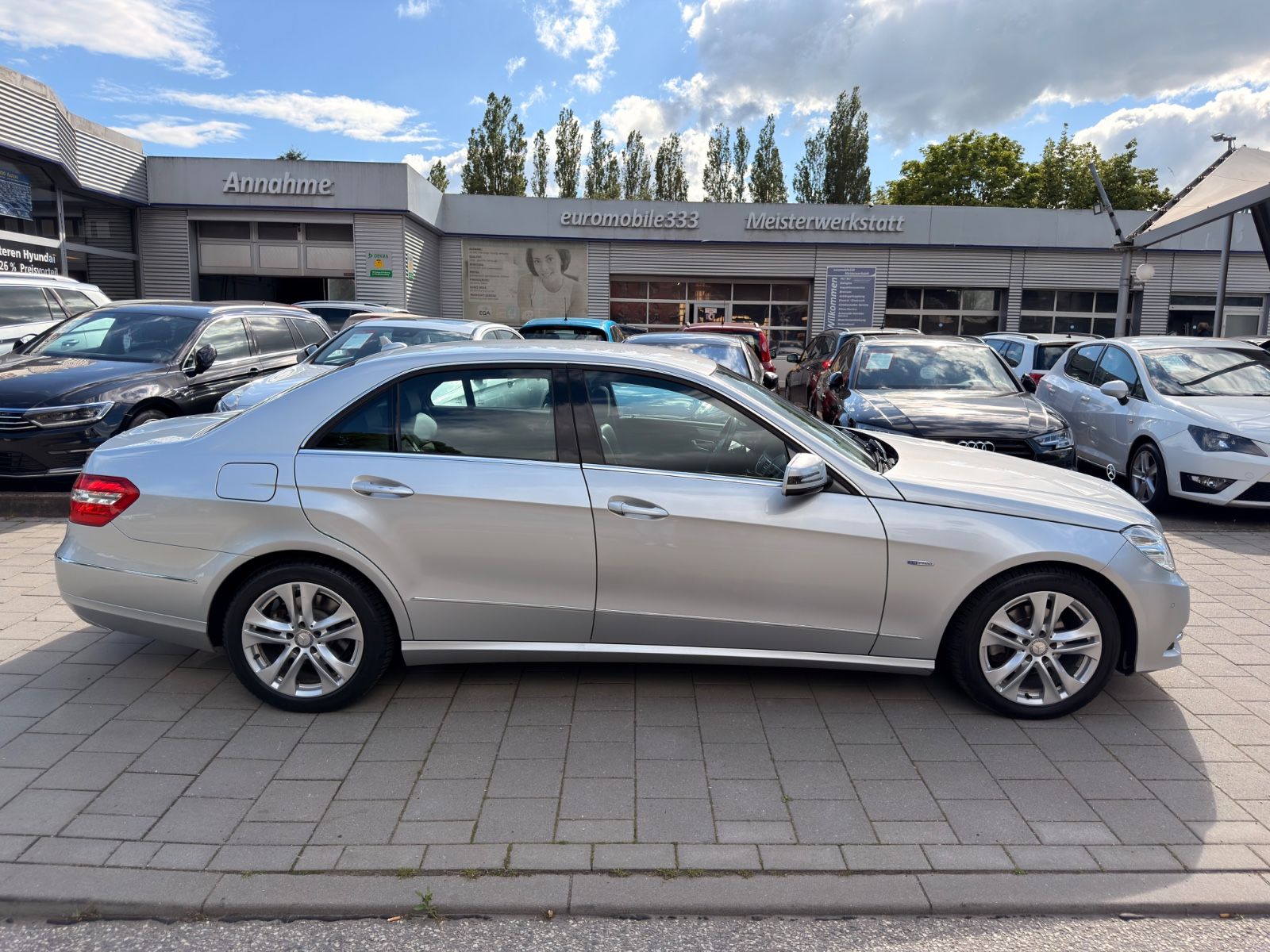E 220 *Xenon*Klimatr.*Sitzhz*PDC*Navi*S.W*ALU*