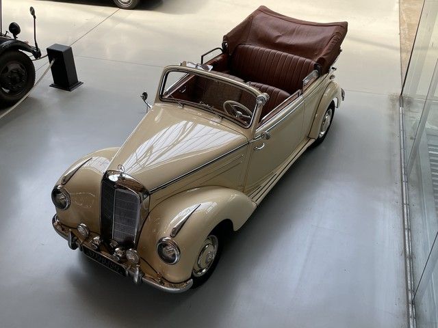 Mercedes-Benz 220 Cabrio B W187