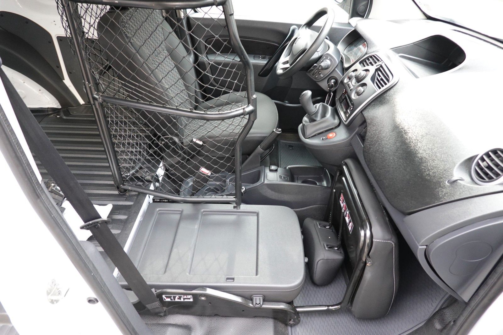 Fahrzeugabbildung Renault Kangoo sehr gepflegt
