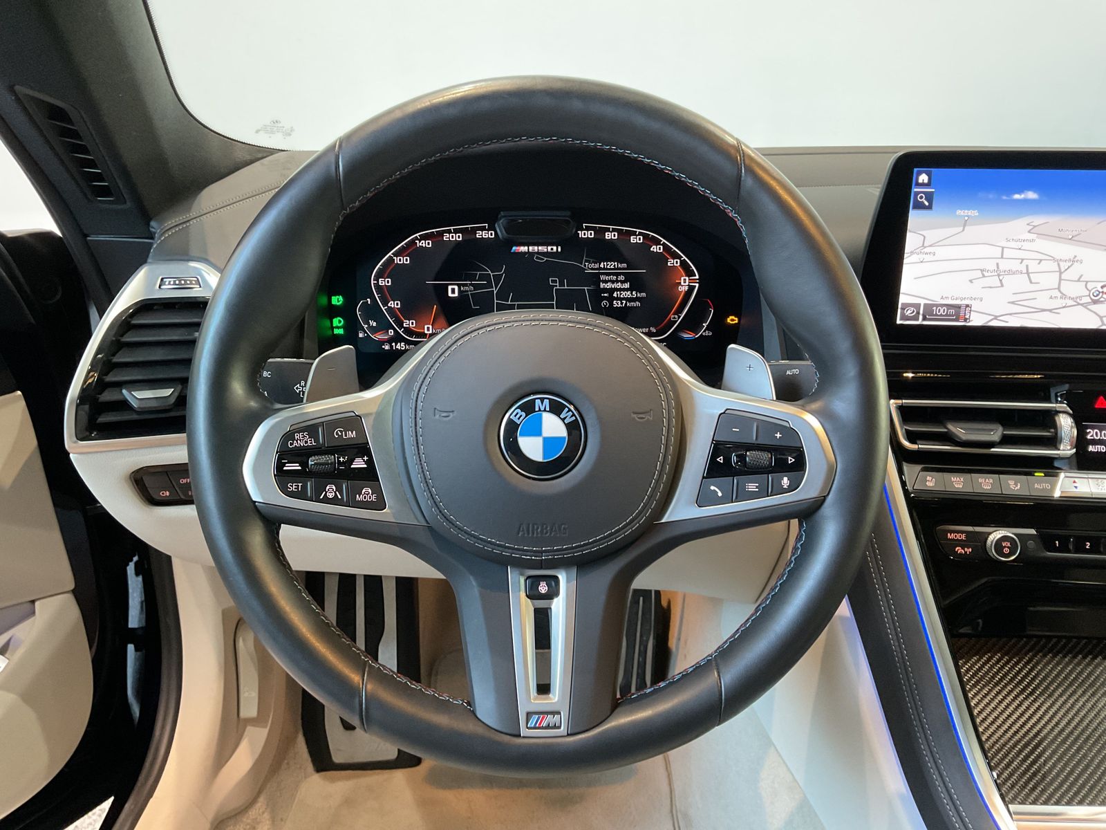 Fahrzeugeinzelansicht 8 Fahrzeugabbildung BMW M850i xDrive Sitzbelüftung~Laserlicht~Panoramada