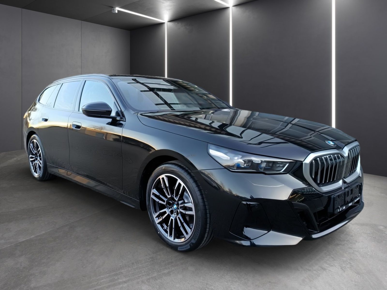 BMW 520d Touring M Sportpaket+ADAPT. LED+DRIVING+PAR imagem 2