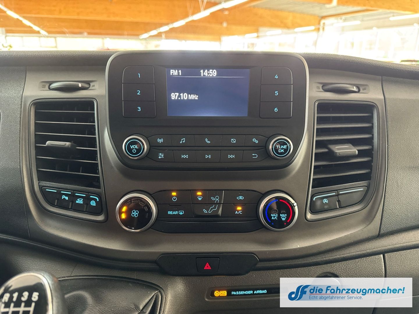 Fahrzeugabbildung Ford Transit Custom Tourneo 320 L2 Trend Dyn. Kurvenl