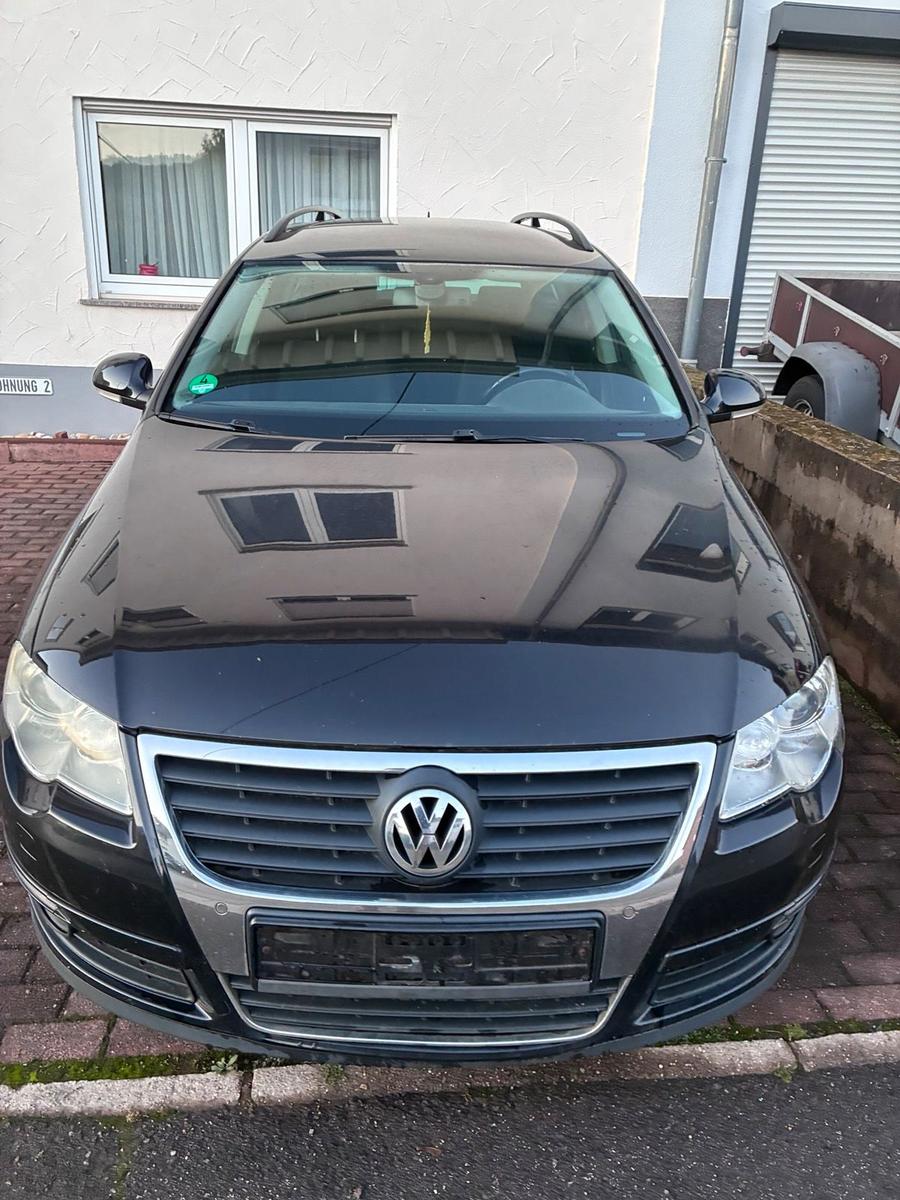 Volkswagen Passat 2006 — rear view