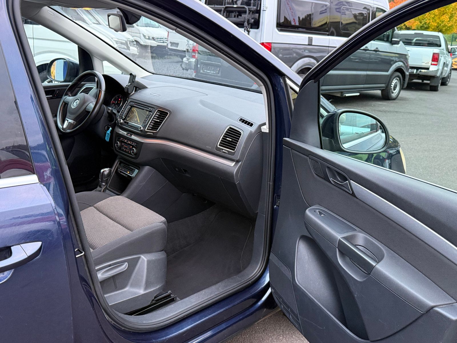 Fahrzeugabbildung Volkswagen Sharan Comfortline BMT DSG Navi Kamera SHZ Klima
