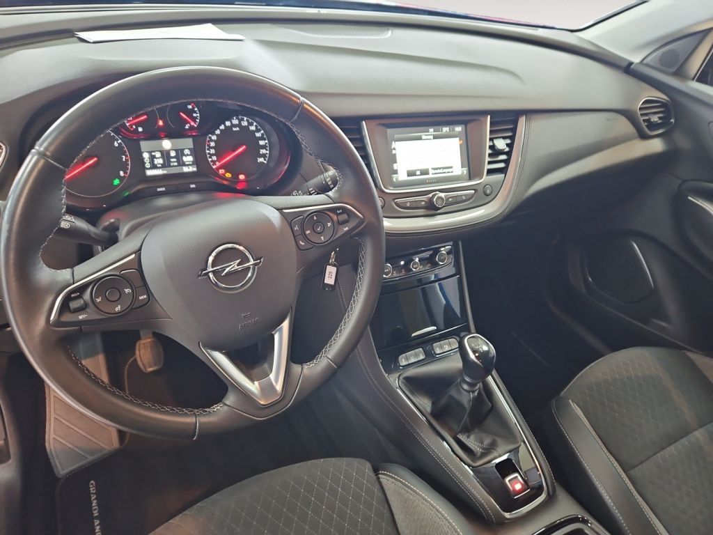 Fahrzeugabbildung Opel Grandland X 1.2 Start/Stop Edition