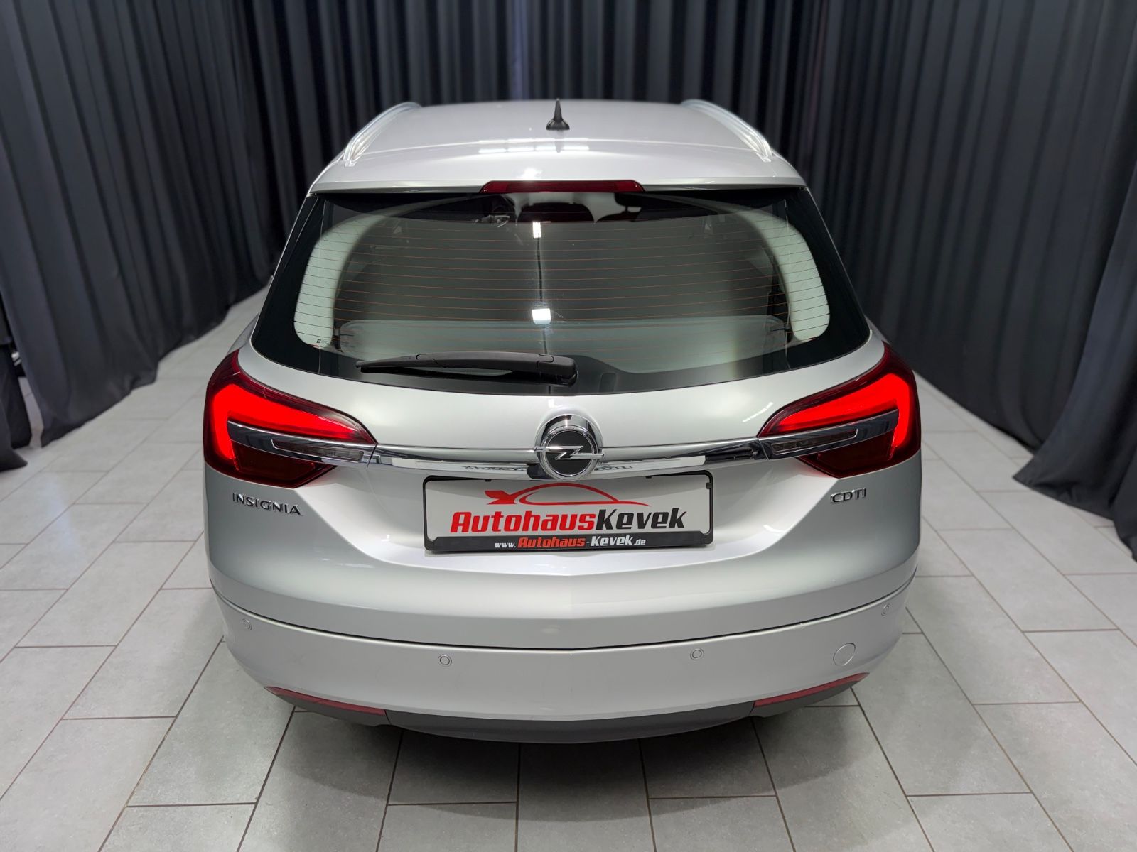 Fahrzeugabbildung Opel Insignia Sports Tourer Innovation|AUTOMATIK|RFK