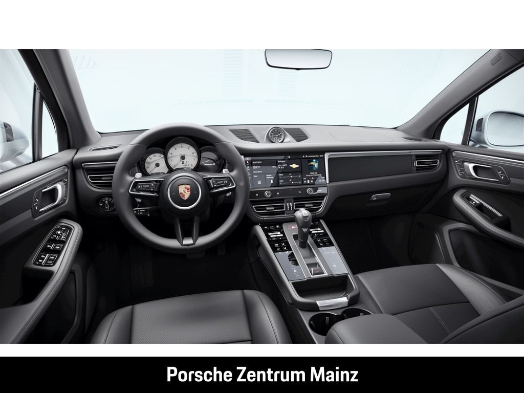 PORSCHE Macan 2024