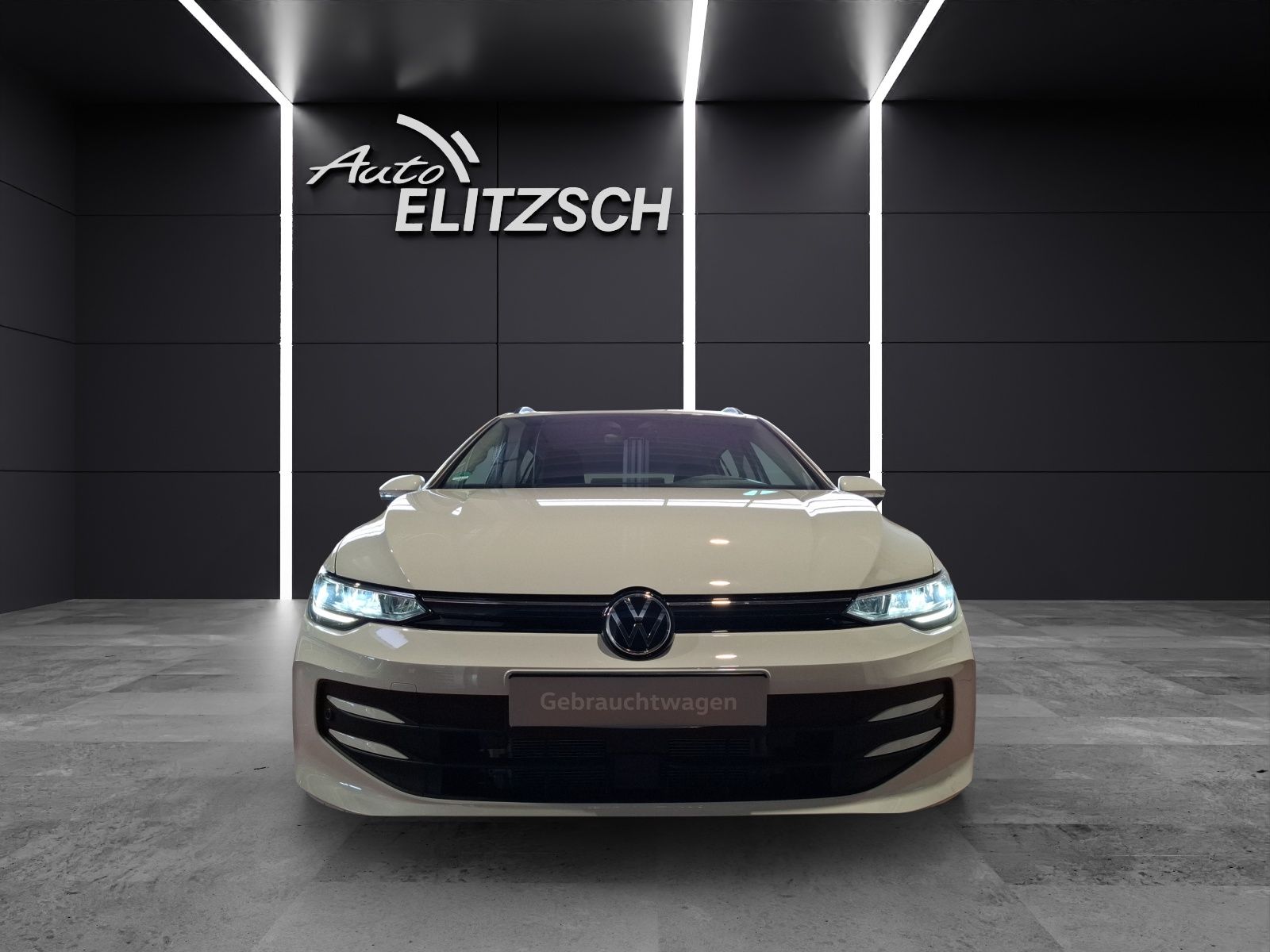 Fahrzeugabbildung Volkswagen Golf VIII Variant TSI Life Standhzg. LED Navi HU