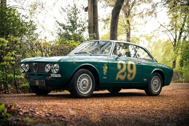 Alfa Romeo GTV 2000 Rally