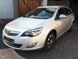 Opel Astra J Sports Tourer Sport - Opel Astra: Kombi, J