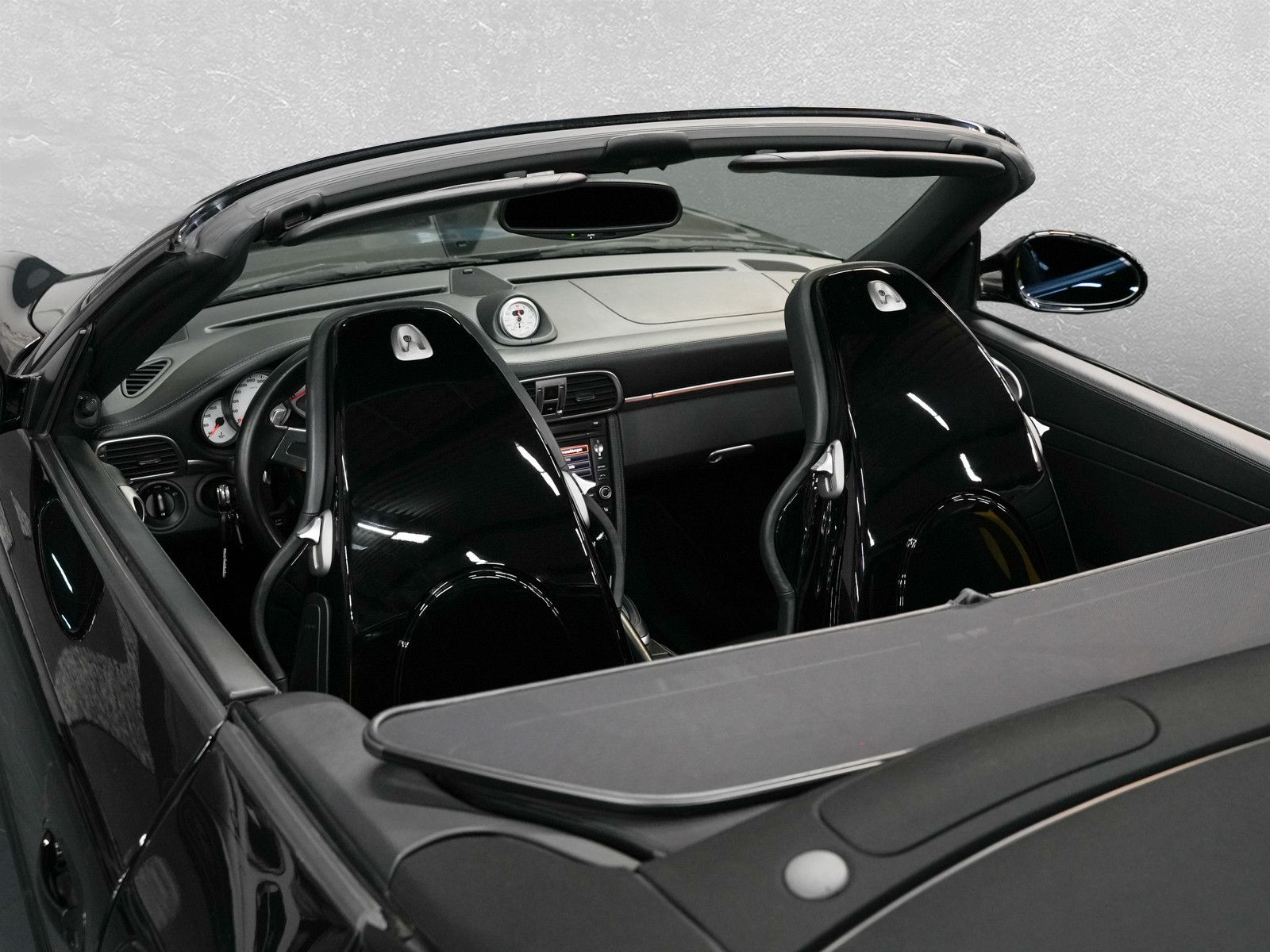 Fahrzeugabbildung Porsche 911 Turbo S Cabrio - Exklusiver Volllederumfang