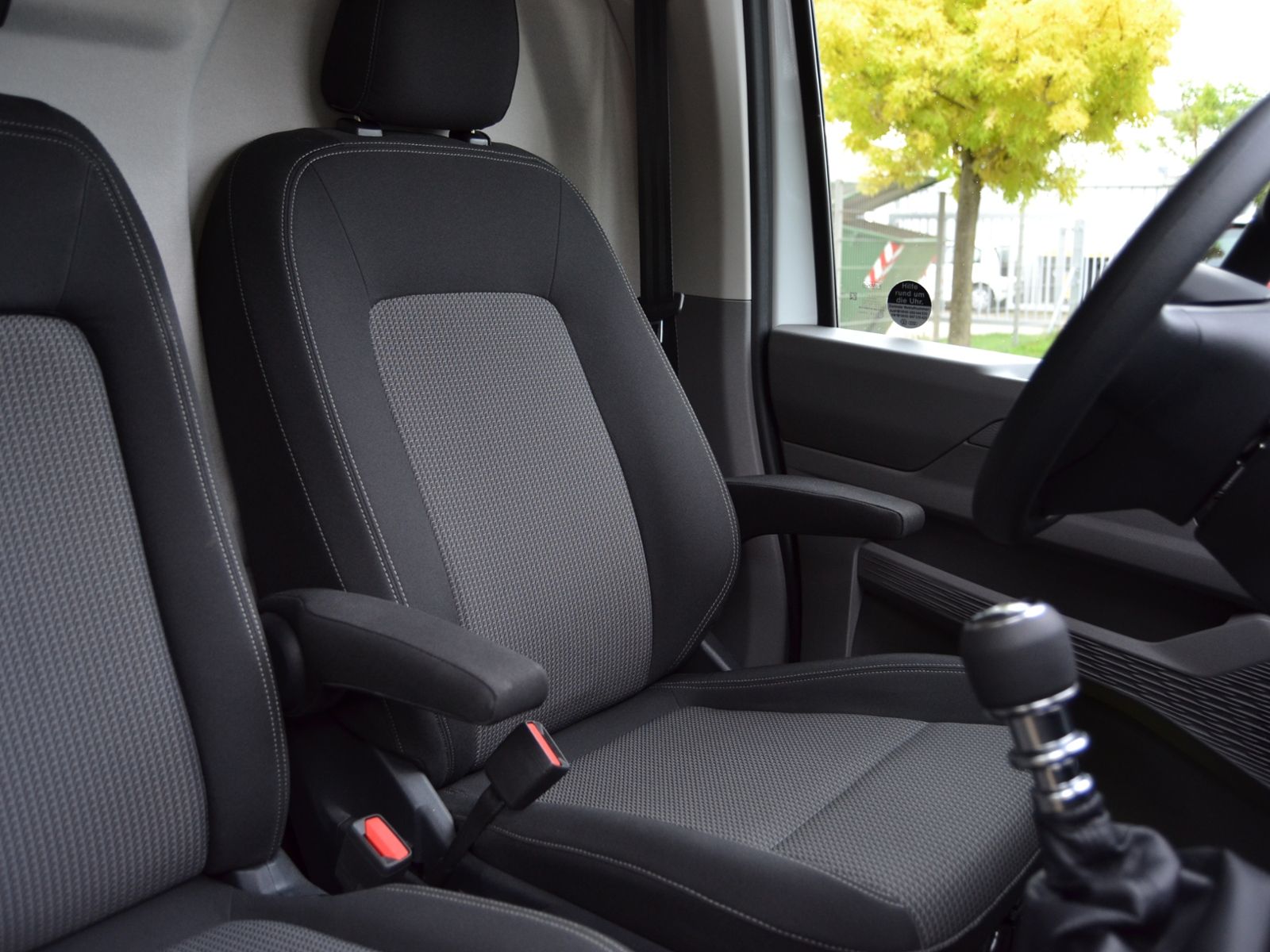 T7 Transporter Kasten 2.0 TDI 150 PS EXTERIEUR/A