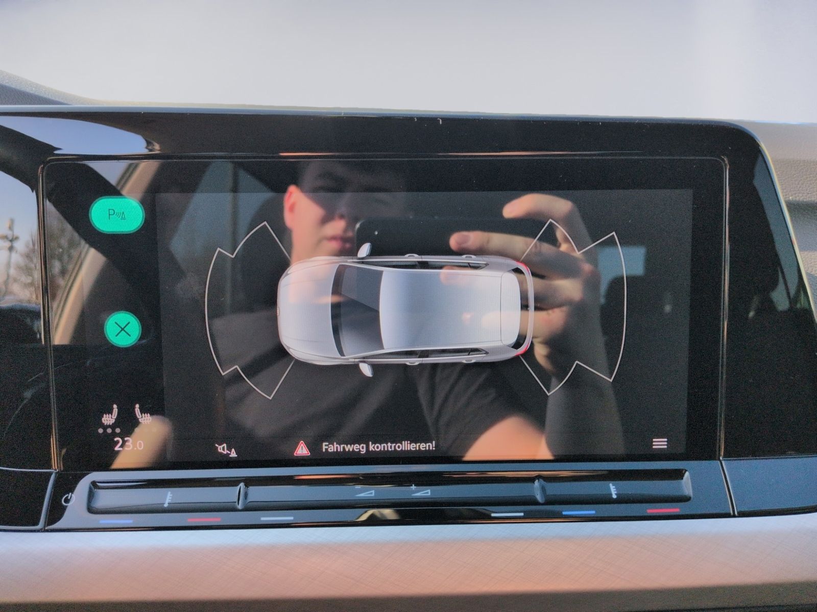 Golf VIII 1.0 eTSI DSG Life LED+ACC+APP+NAVI