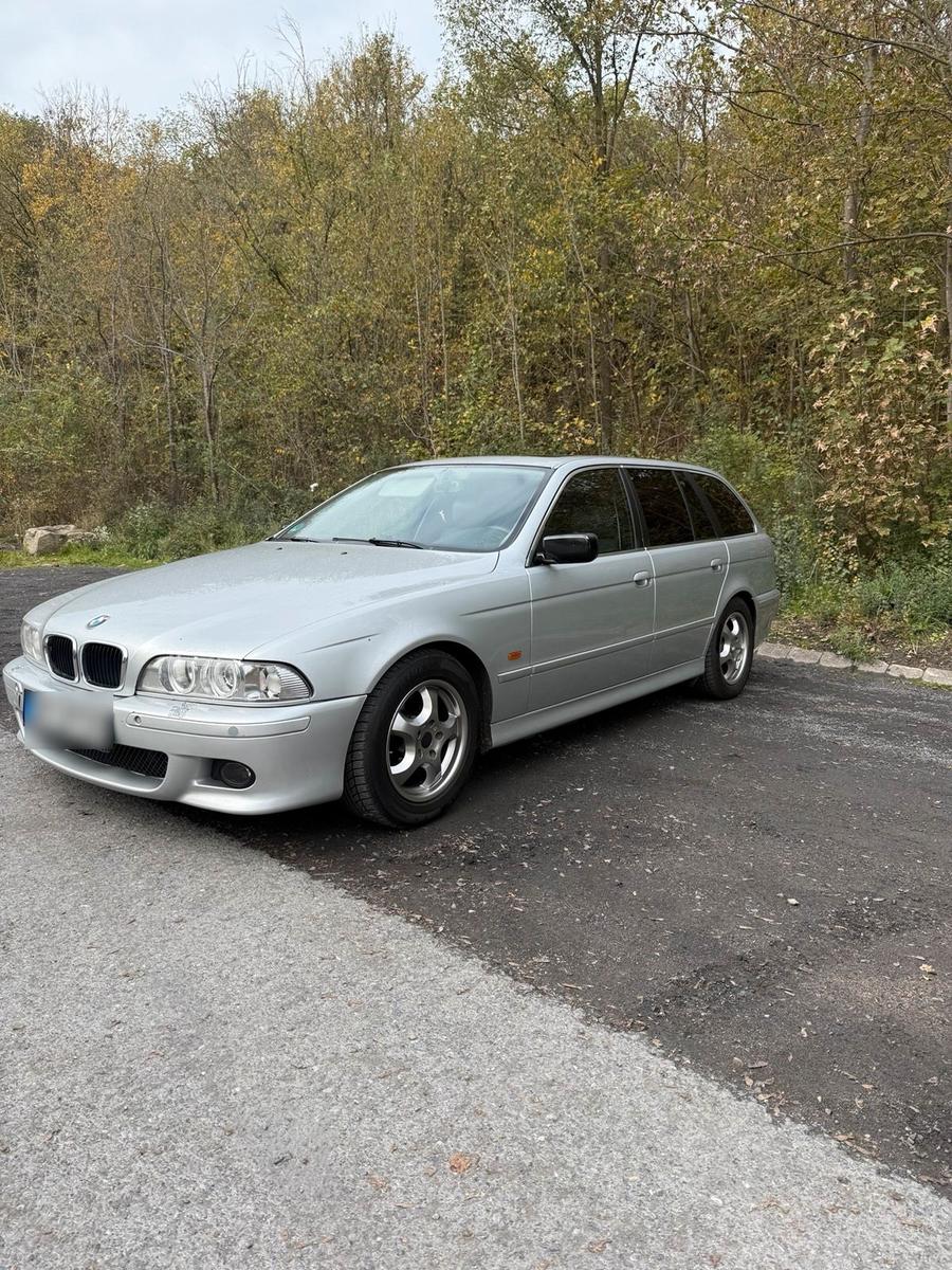 BMW 525