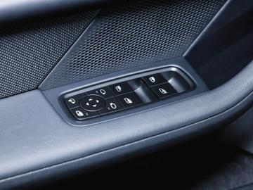 2025 Porsche TAYCAN 缩略图 26