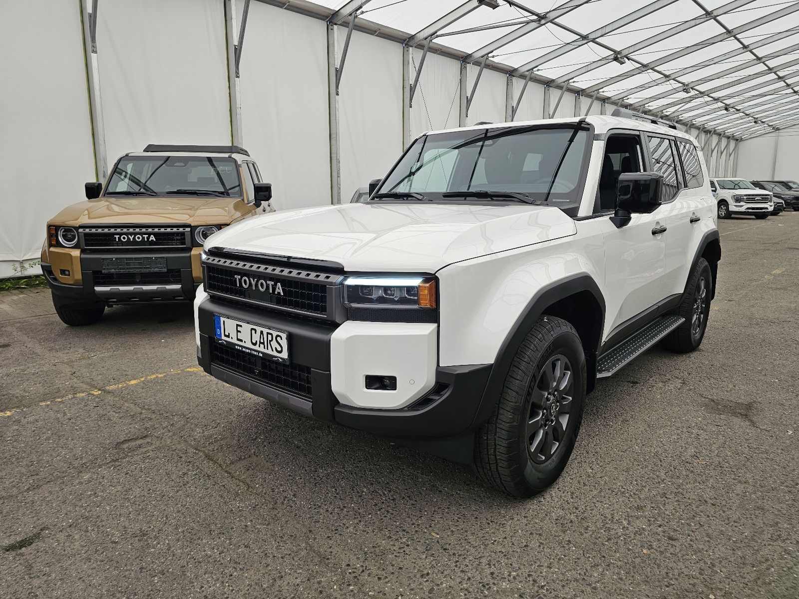 Fahrzeugabbildung Toyota Land Cruiser Premium Hybrid T1 72.000EUR! Stock!