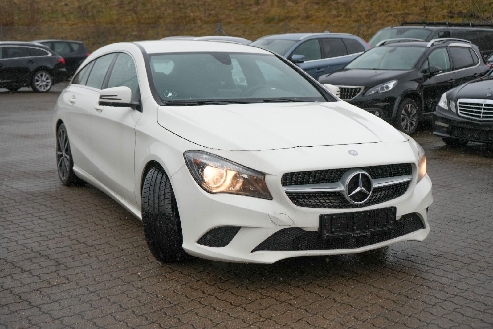 MERCEDES-BENZ CLA Shooting Brake