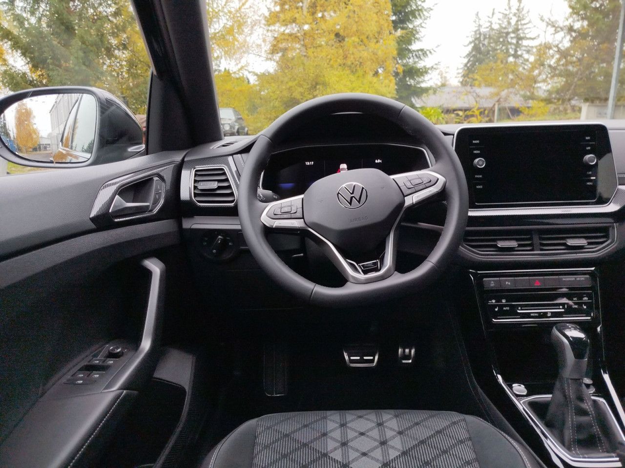 Fahrzeugabbildung Volkswagen T Cross R-Line 1.5 110 TSI D7F