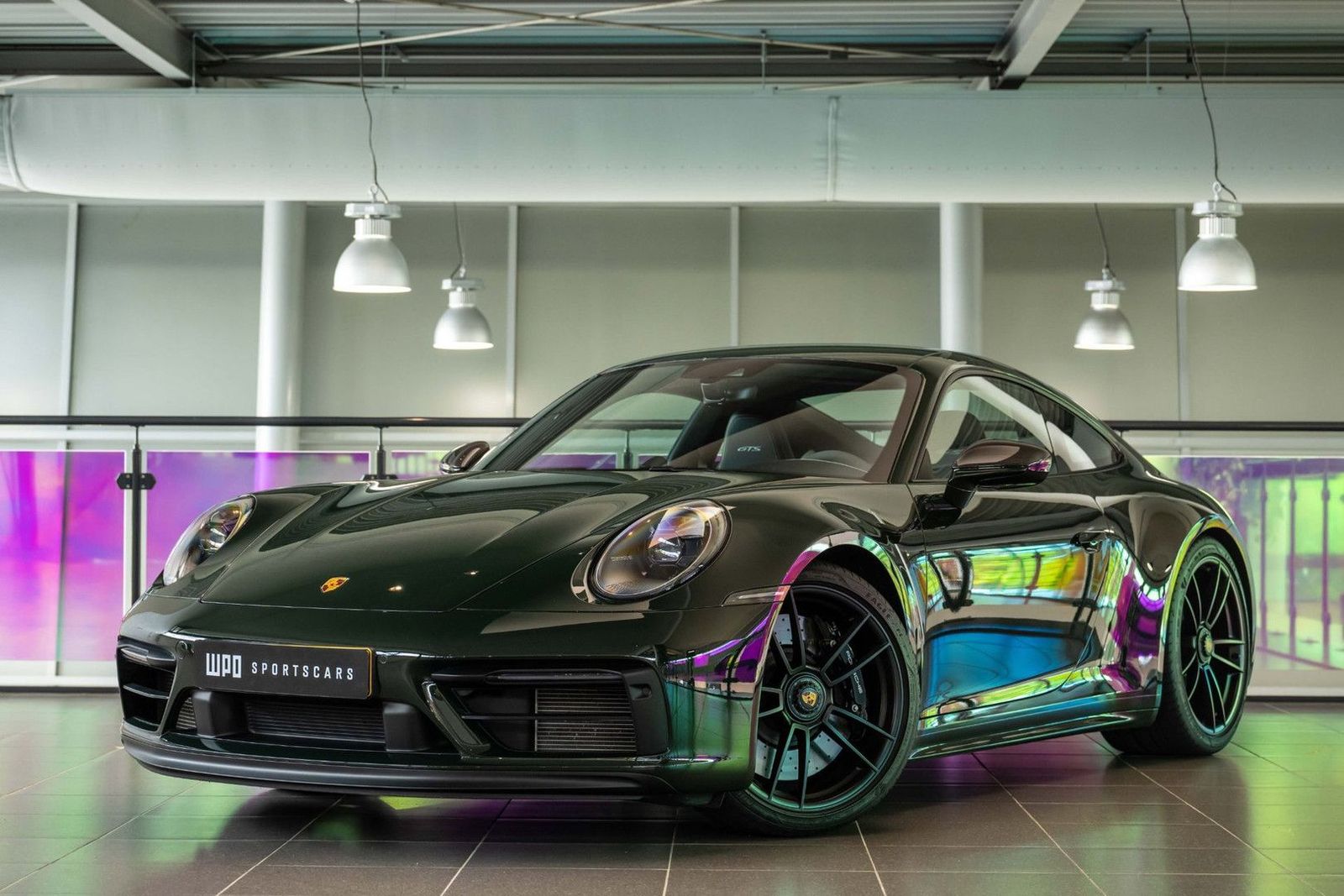 Porsche 992 992 Carrera 4 GTS PTS Brewster Green imagem 3